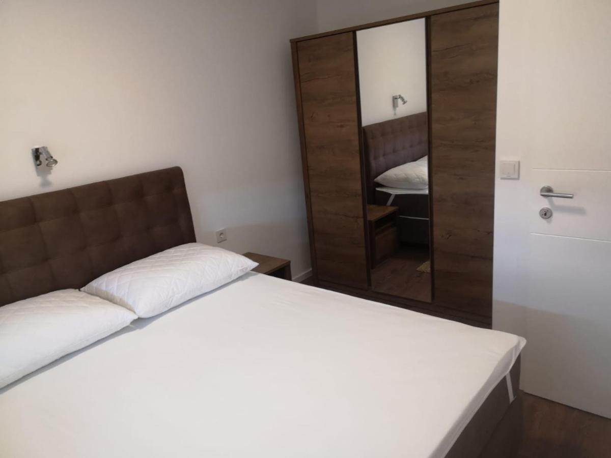 Navis Appartement Supetarska Draga Buitenkant foto