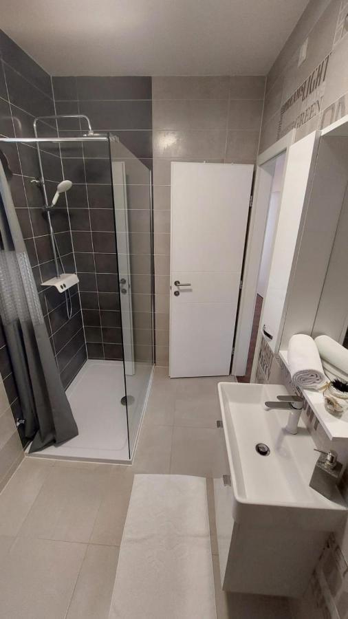 Navis Appartement Supetarska Draga Buitenkant foto