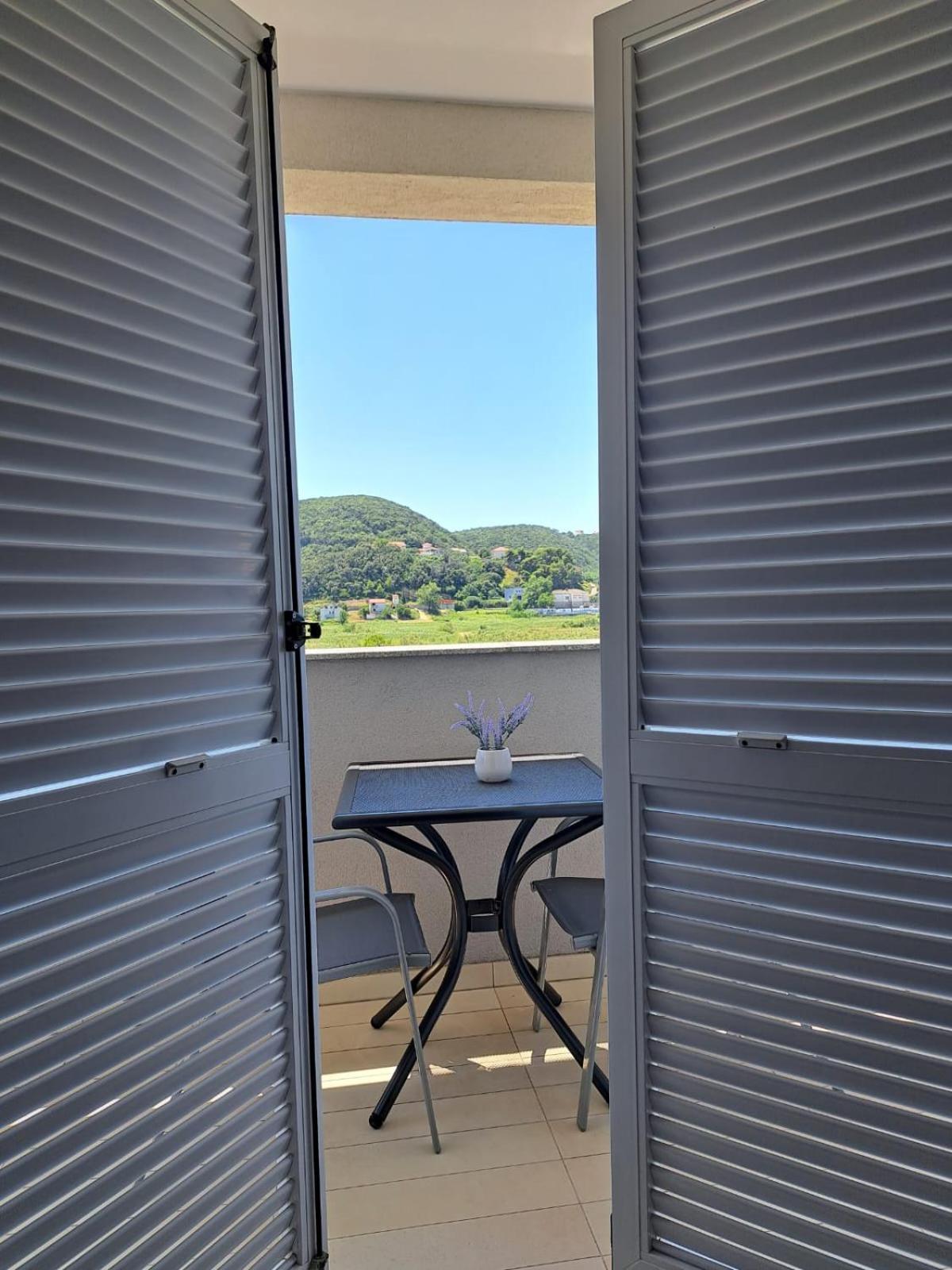 Navis Appartement Supetarska Draga Buitenkant foto